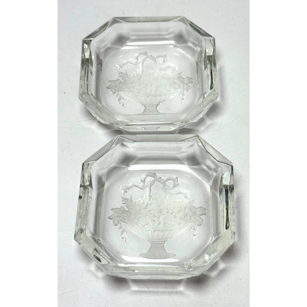 2 Czech Bohemian Glass Intaglio Salt Cellars Art Deco Etched Roses in Basket - Picture 2 of 6
